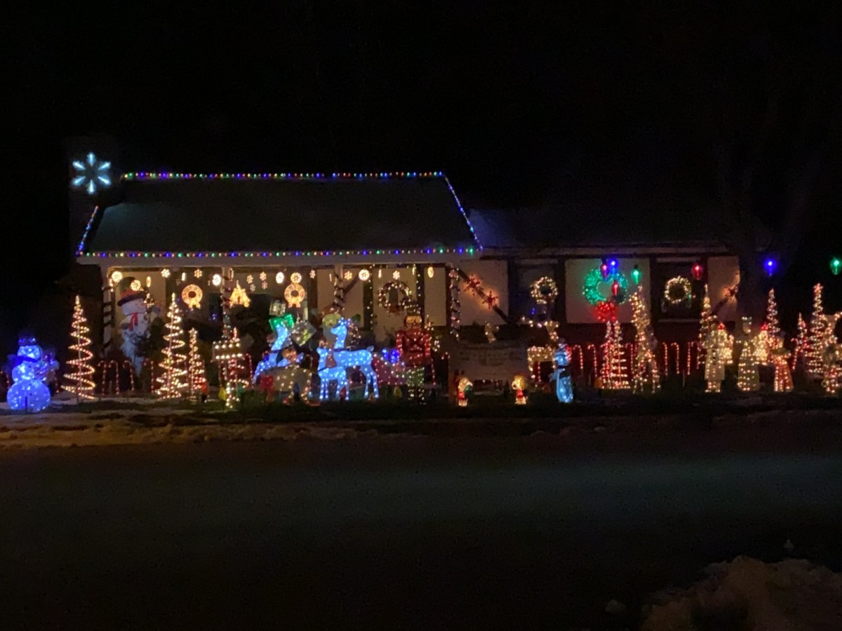 Pittsburgh area drive-thru lights&nbsp;displays