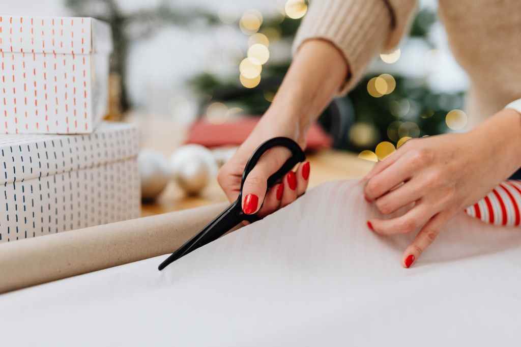 ‘Tis the season to waste more: Gift wrap, cards big&nbsp;offenders